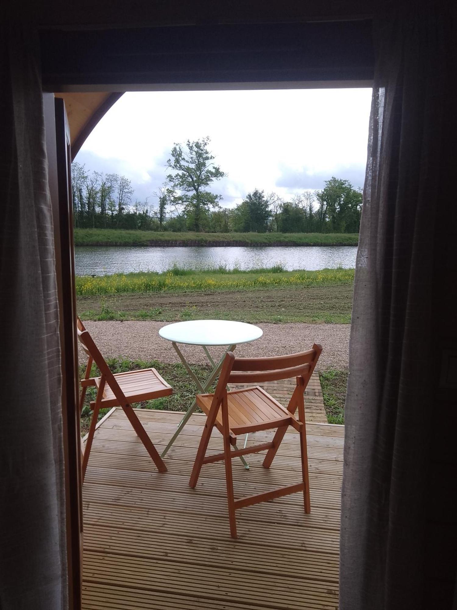 La Halte Du Canal Luthenay-Uxeloup Номер фото